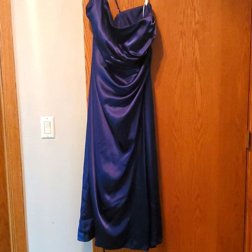 David's Bridal Bridesmaid Dress in Marine Blue Size:22